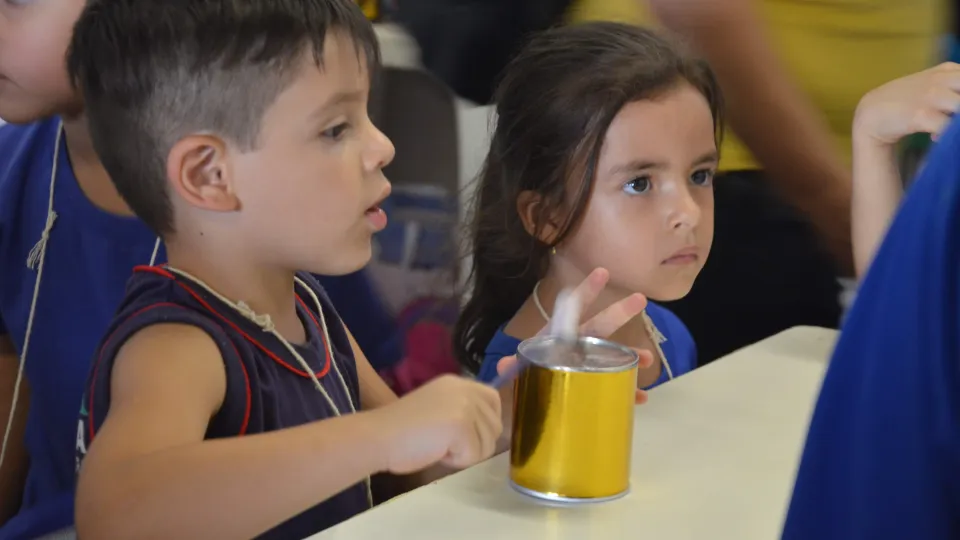 O Público principal são os estudantes de ensino fundamental e médio, mas o evento é aberto (foto: Marco Cavalcanti)