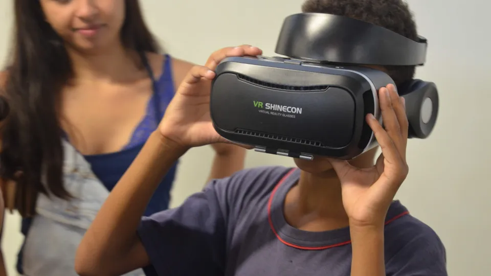 O Público principal são os estudantes de ensino fundamental e médio, mas o evento é aberto (foto: Marco Cavalcanti)