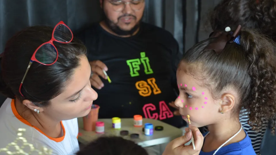 O Público principal são os estudantes de ensino fundamental e médio, mas o evento é aberto (foto: Marco Cavalcanti)