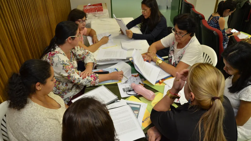 Palestras acontecerem no Anfiteatro do Bloco 5O (Foto: Milton Santos)