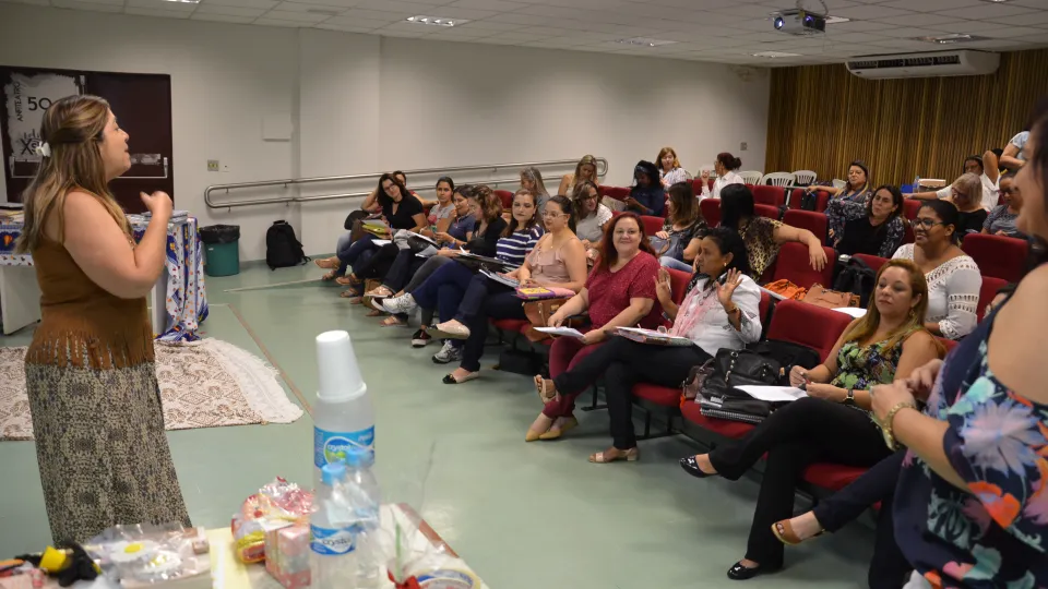 Palestras acontecerem no Anfiteatro do Bloco 5O (Foto: Milton Santos)