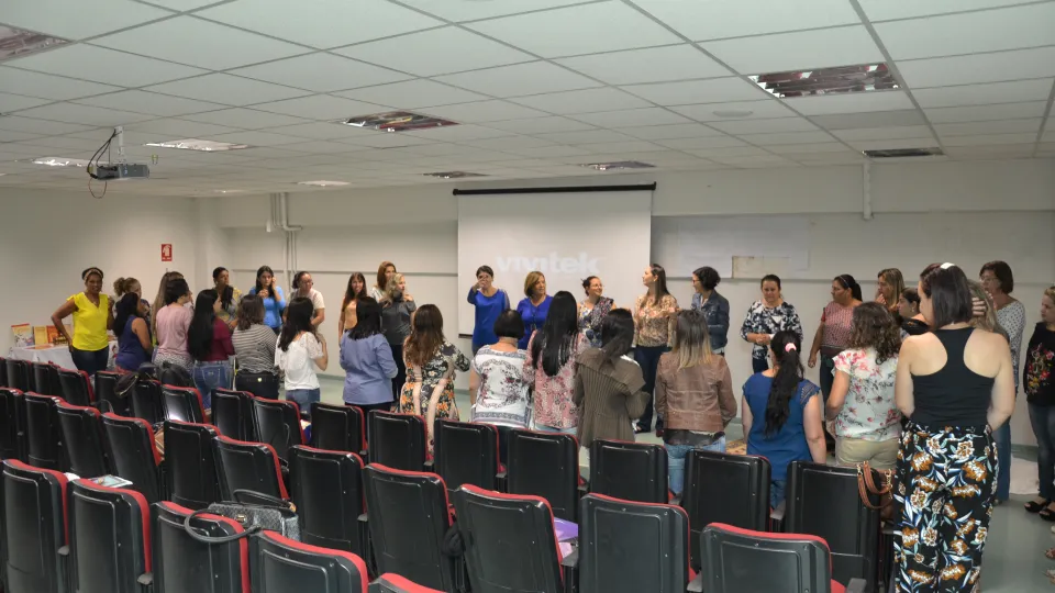 Palestras acontecerem no Anfiteatro do Bloco 5O (Foto: Milton Santos)