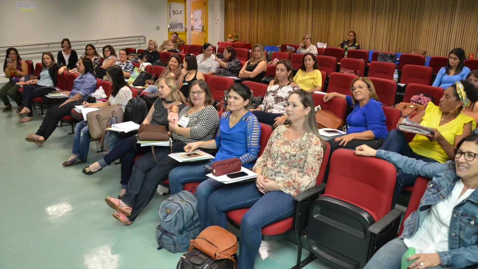Palestras acontecerem no Anfiteatro do Bloco 5O (Foto: Milton Santos)