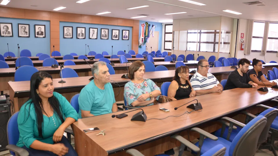 Cerimônia ocorreu na Sala dos Conselhos no Campus Santa Mônica da UFU (Foto: Milton Santos)