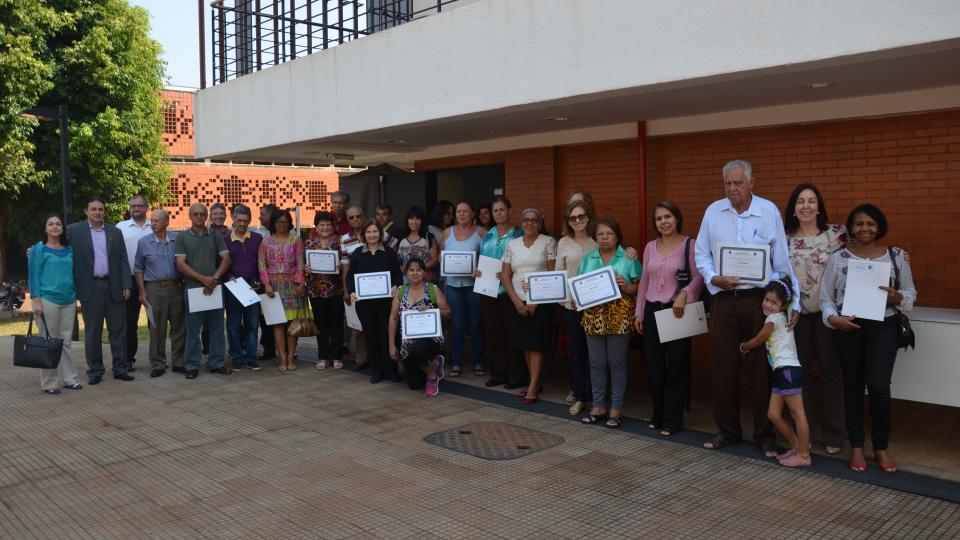 Os recém-aposentados da universidade também foram homenageados (Foto: Milton Santos).