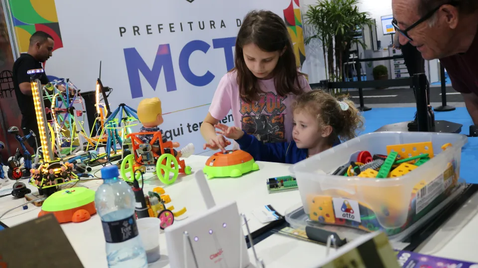 A 75ª Reunião Anual da SBPC está sendo realizada na UFPR (fotos: Marco Cavalcanti/UFU)