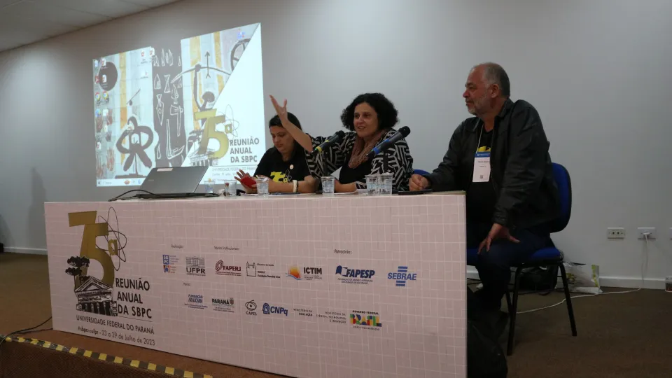 A 75ª Reunião Anual da SBPC está sendo realizada na UFPR (fotos: Marco Cavalcanti/UFU)