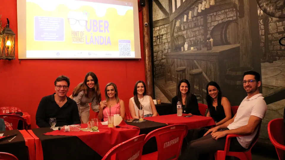 Pint of Science realizado na terça-feira, 8/11, no bar São Arnulfo (foto: Marco Cavalcanti)