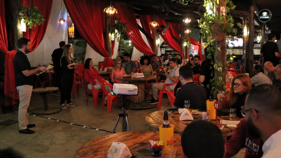 Pint of Science realizado na terça-feira, 8/11, no bar São Arnulfo (foto: Marco Cavalcanti)