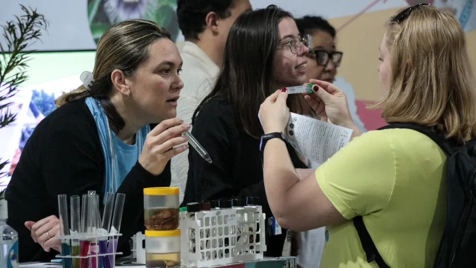 A 75ª Reunião Anual da SBPC está sendo realizada na UFPR (fotos: Marco Cavalcanti/UFU)