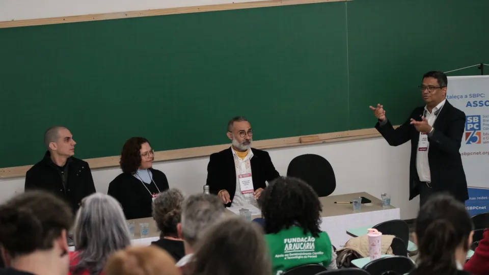 A 75ª Reunião Anual da SBPC está sendo realizada na UFPR (fotos: Marco Cavalcanti/UFU)