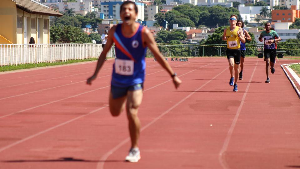 As provas de Atletismo da Olimpíada Universitária UFU 2022 foram realizadas no clube Sesi Gravatás, em Uberlândia  (foto: Marco Cavalcanti)