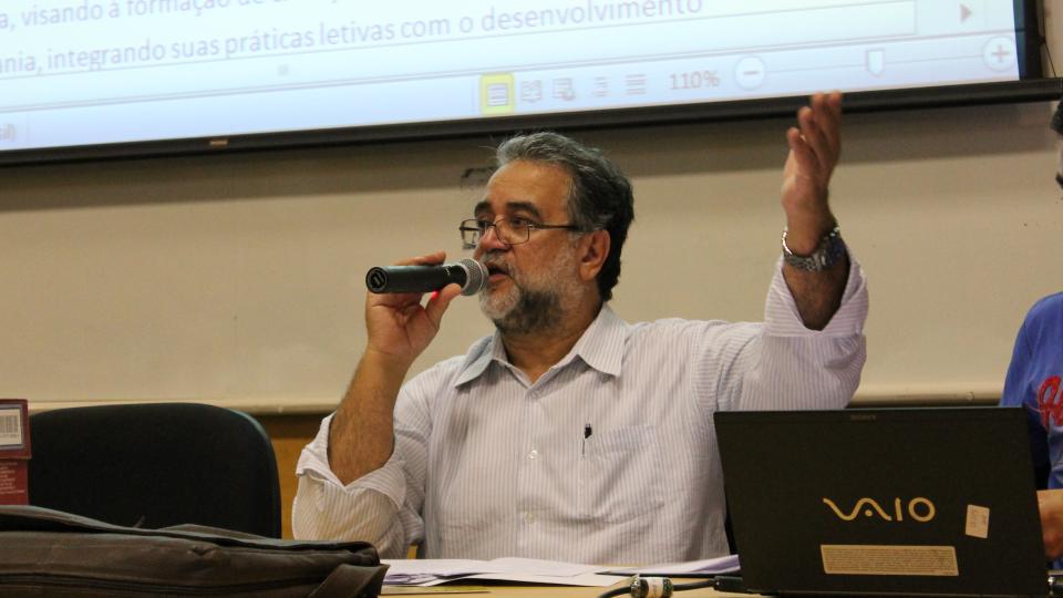 A comissão é presidida pelo professor José Antonio Galo, chefe de gabinete da Reitoria (foto: Marco Cavalcanti)