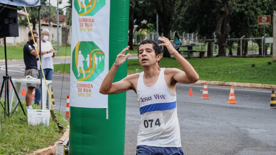 Vinícius Silva venceu nas provas de 5 Km e de 10Km (Foto: Marco Cavalcanti - 12/02/2022)