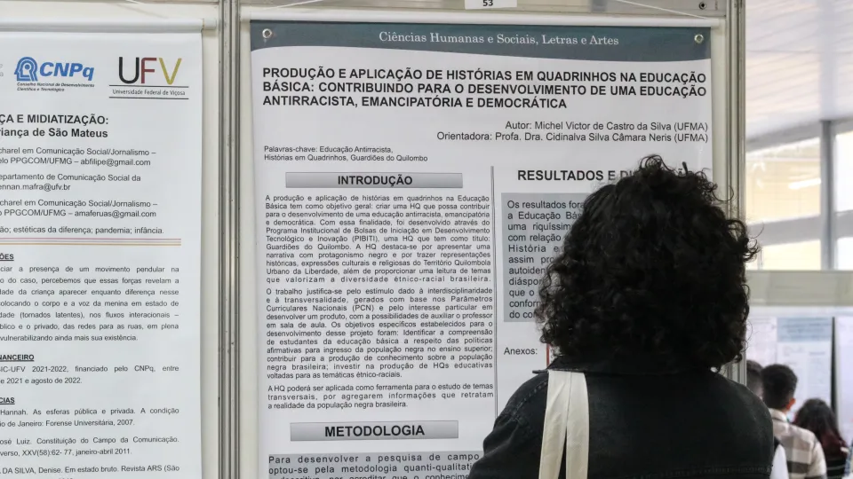 24/7 - Sessão de Pôsteres, uma das mais de 220 atividades da Reunião Anual da SBPC (foto: Marco Cavalcanti/UFU)