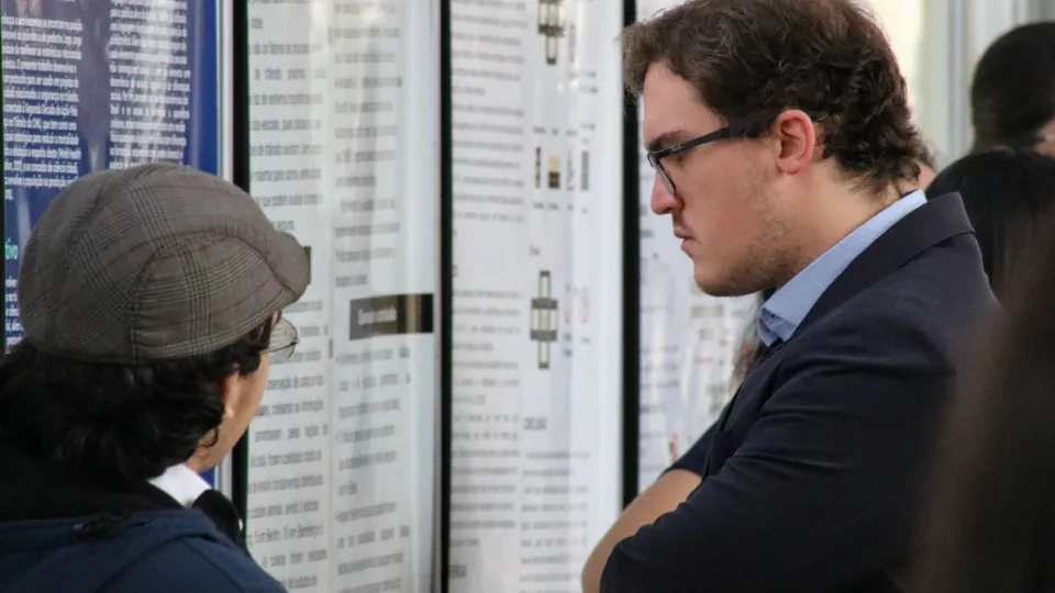 24/7 - Sessão de Pôsteres, uma das mais de 220 atividades da Reunião Anual da SBPC (foto: Marco Cavalcanti/UFU)