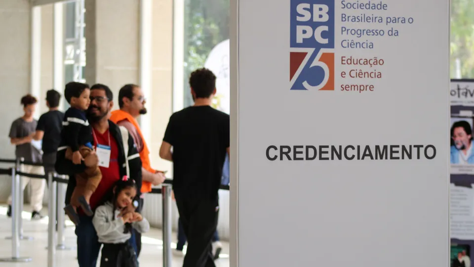 24/7 - Secretaria de Credenciamento da 75ª Reunião Anual da SBPC, evento aberto ao público (foto: Marco Cavalcanti/UFU)