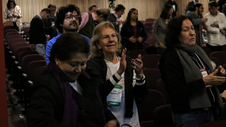 24/7 - Ana Bonetti, do Instituto de Biotecnologia da UFU, durante a Sessão Especial 'Uma história de lutas: 75 anos da SBPC' (foto: Marco Cavalcanti/UFU)