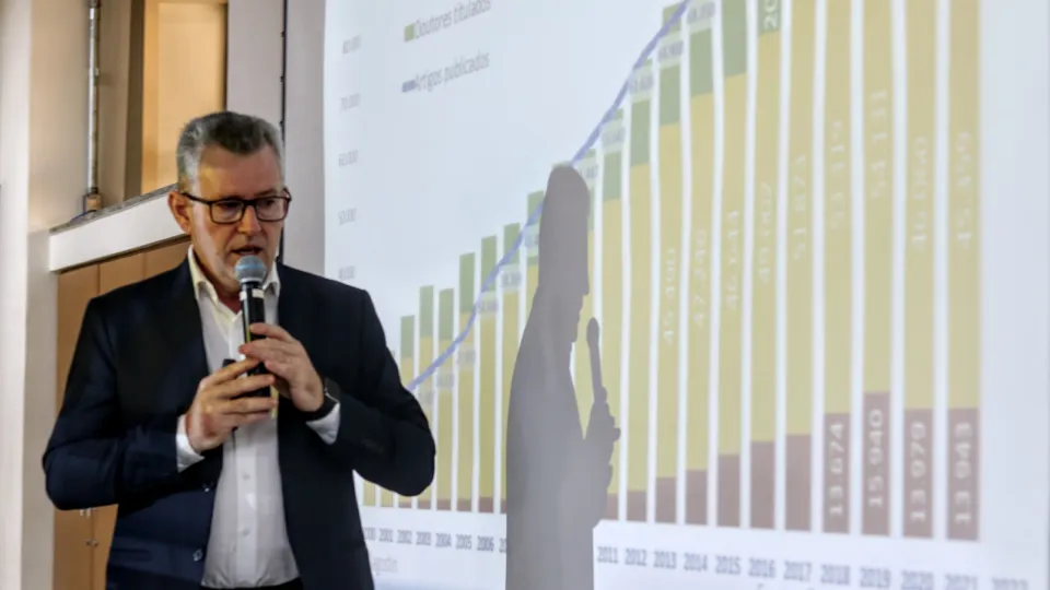 A aula teve como tema o financiamento da CT&amp;I e da Pós-Graduação no país (foto: Marco Cavalcanti)