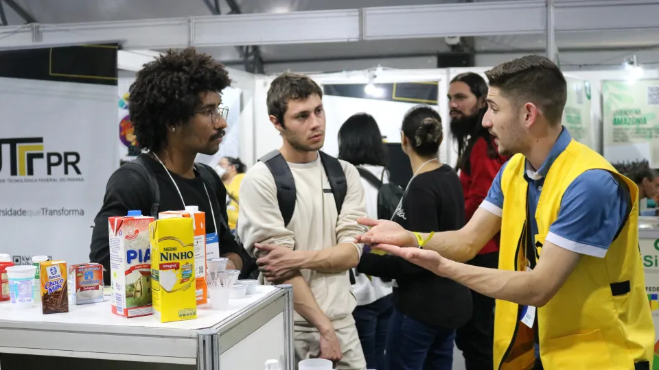A 75ª Reunião Anual da SBPC está sendo realizada na UFPR (fotos: Marco Cavalcanti/UFU)