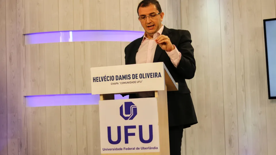Candidato Helvécio Damis de Oliveira Cunha, da Faculdade de Direito (foto: Marco Cavalcanti)
