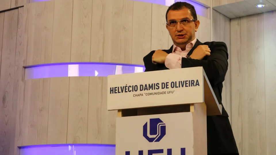 Candidato Helvécio Damis de Oliveira Cunha, da Faculdade de Direito (foto: Marco Cavalcanti)