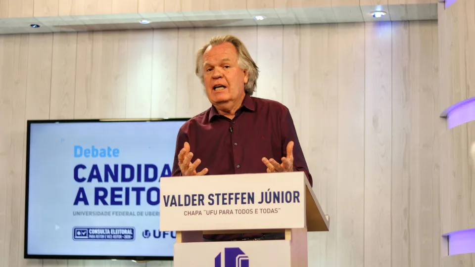 Candidato Valder Steffen Júnior, da Faculdade de Engenharia Mecânica (foto: Marco Cavalcanti)