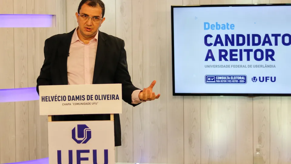 Candidato Helvécio Damis de Oliveira Cunha, da Faculdade de Direito (foto: Marco Cavalcanti)