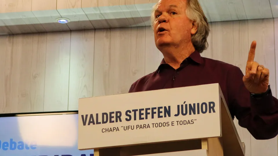 Candidato Valder Steffen Júnior, da Faculdade de Engenharia Mecânica (foto: Marco Cavalcanti)