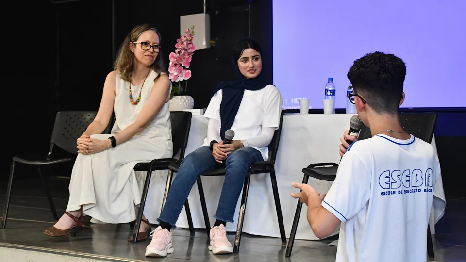 Roda de conversa com a doutoranda Faryal Khan (Fotos: Lucas Mendes)