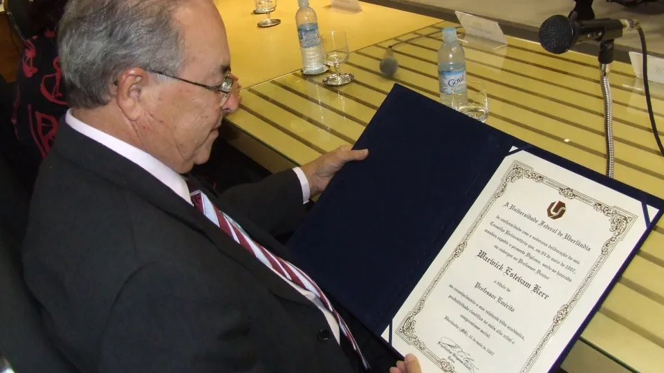 Milton Santos, fotógrafo da UFU, comemora 46 anos de profissão 