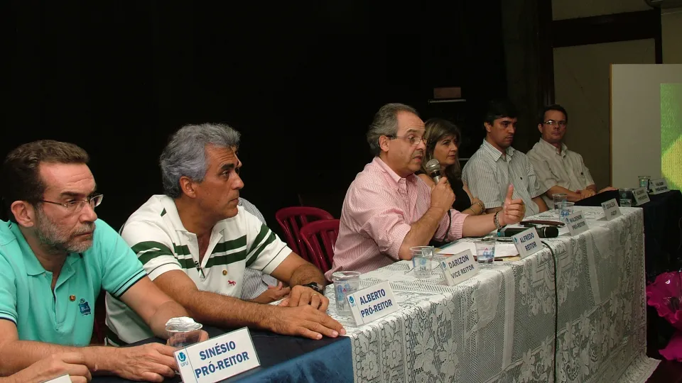 Milton Santos, fotógrafo da UFU, comemora 46 anos de profissão 