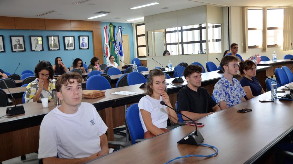  Recepção dos estudantes internacionais. (Foto: Milton Santos)