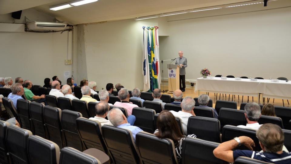 Comemoração dos 50 anos da 1º turma do curso de Medicina da UFU  (Milton Santos)