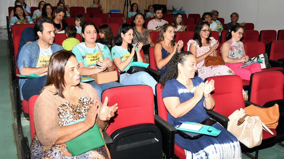 Evento de lançamento dos produtos que compõem a metodologia Diário de Ideias (Milton Santos)