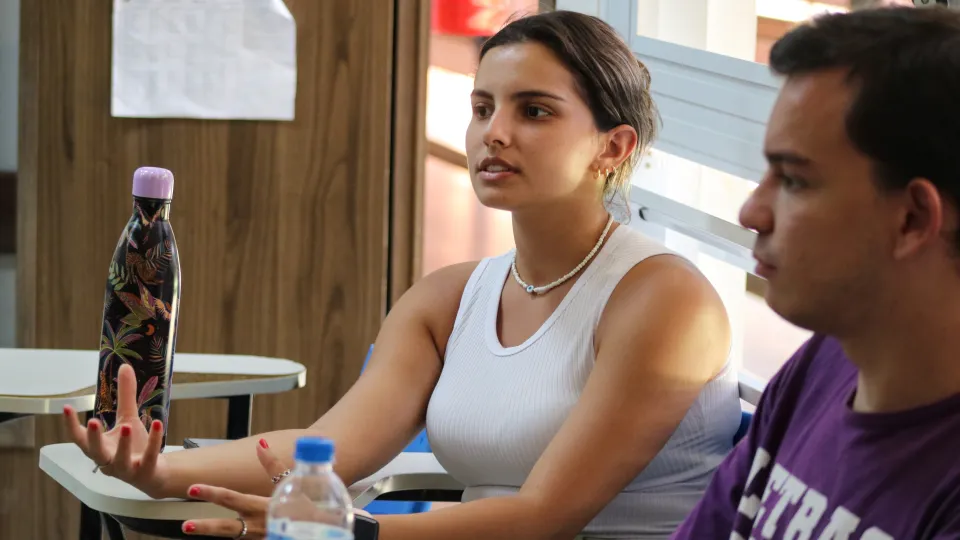 Oficinas e apresentação de pesquisas