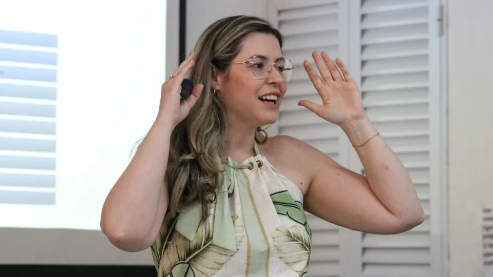 Oficinas e apresentação de pesquisas