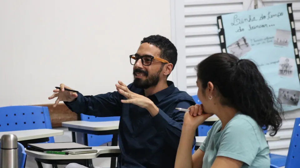 Oficinas e apresentação de pesquisas