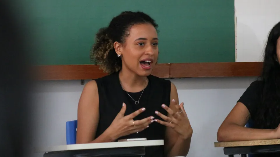 Oficinas e apresentação de pesquisas