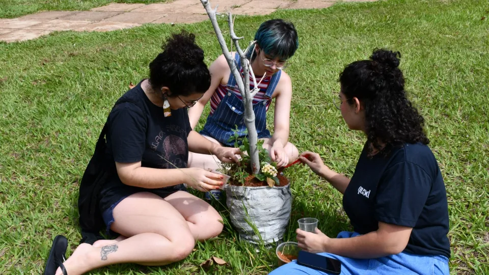 Exposição coletiva `Concretude"  (Milton Santos)