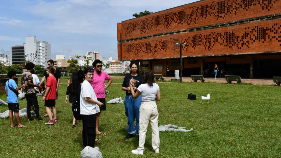 Exposição coletiva `Concretude"  (Milton Santos)