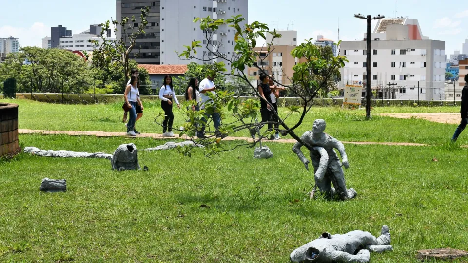 Exposição coletiva `Concretude"  (Milton Santos)
