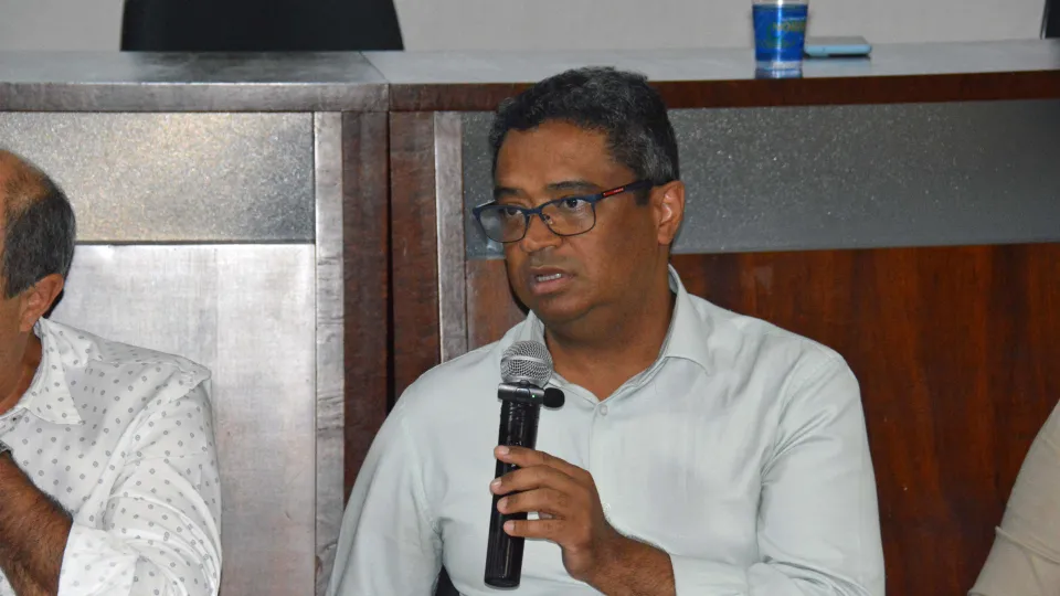 Pró-reitor de Extensão e Cultura, Hélder Silveira, durante a 7ª Reunião do Condir, em Patos de Minas