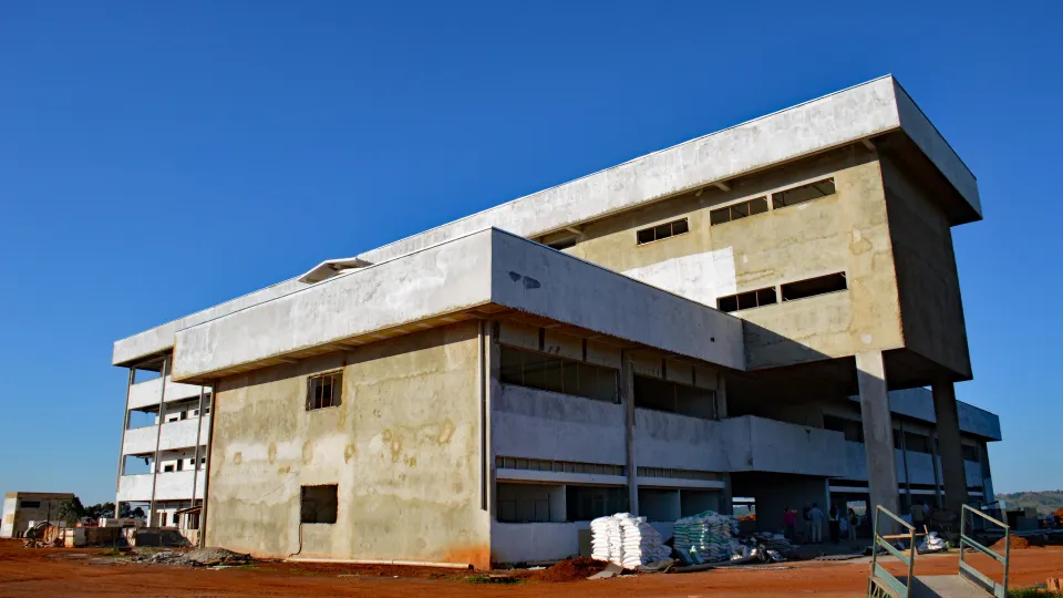 Obras do Campus da UFU em Patos de Minas em 10/11/2023