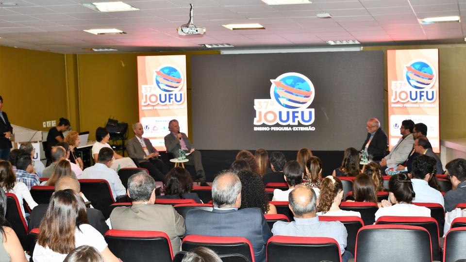 37ª Jornada Odontológica da UFU: Ensino, Pesquisa e Extensão (Milton Santos)
