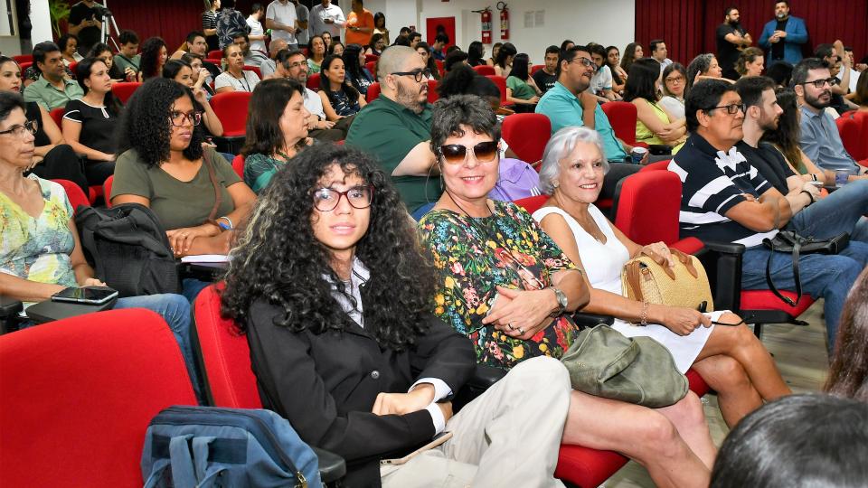  “Prêmio Destaque em Extensão Paulo Freire" e "Prêmio Destaque em Cultura Cora Pavan Capparelli” (Milton Santos)