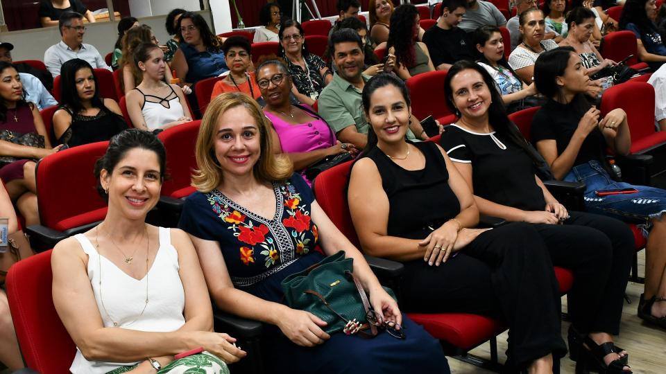  “Prêmio Destaque em Extensão Paulo Freire" e "Prêmio Destaque em Cultura Cora Pavan Capparelli” (Milton Santos)