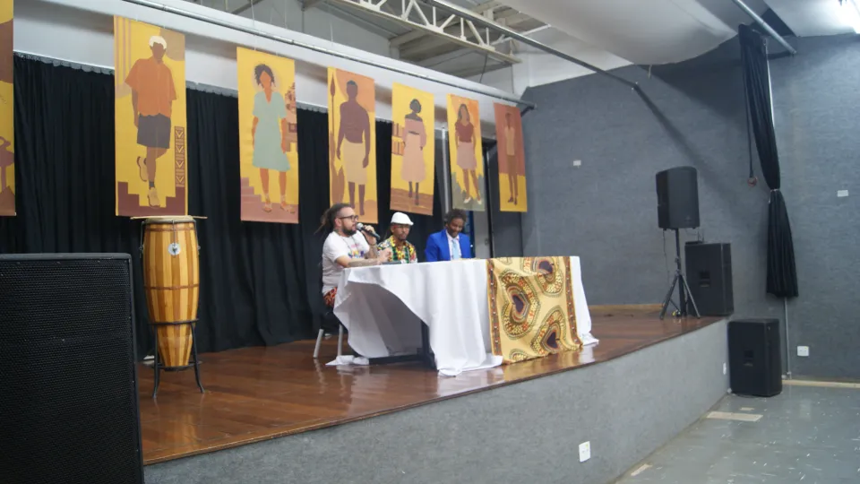 Exposição: 'Ogum, o ferreiro de deus'