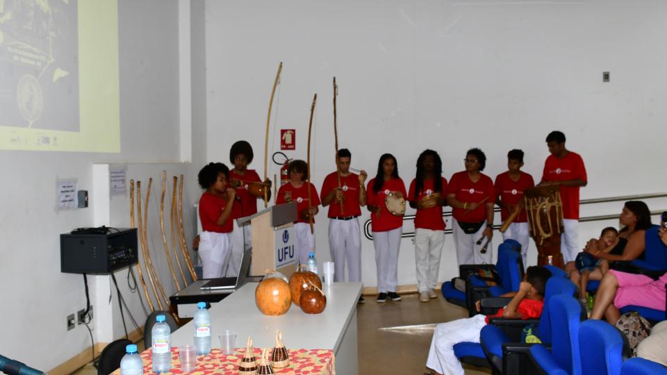 Seminário Nacional de Capoeira Angola (Milton Santos)