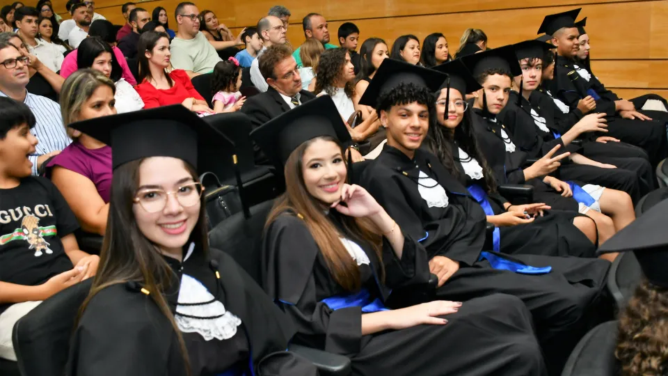 Cerimônia Simbólica de Colação de Grau dos estudantes dos 9º anos da Eseba (Milton Santos)